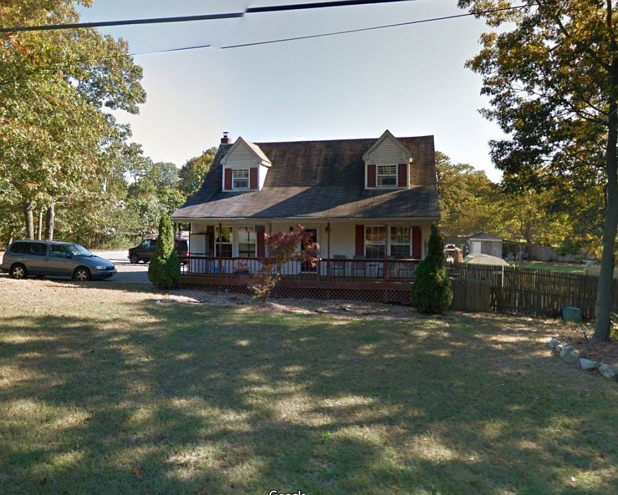 1st image of 24 Flower Hill Dr