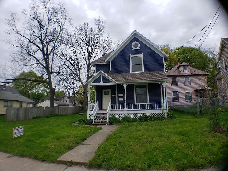 1st image of 1123 2nd St NW #2