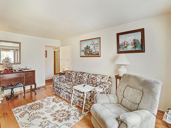 3rd image of 50 E Arquilla Dr