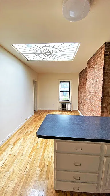Building Photo - 54 W 84th St #4R