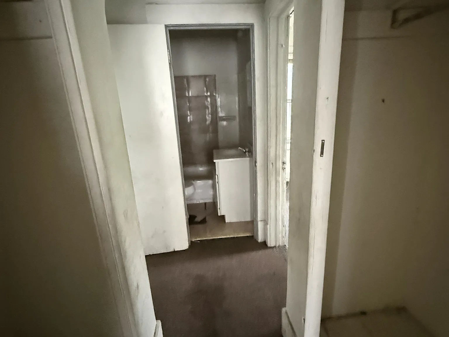 3 bed, 950 sqft, $850 — Photo 3