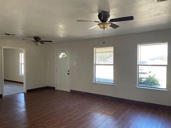 4th image of 985 Speegle Rd