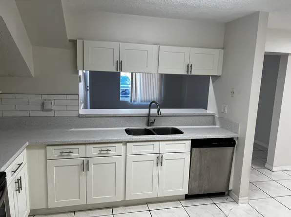 13790 Bottlebrush Ct, Wellington, FL 33414