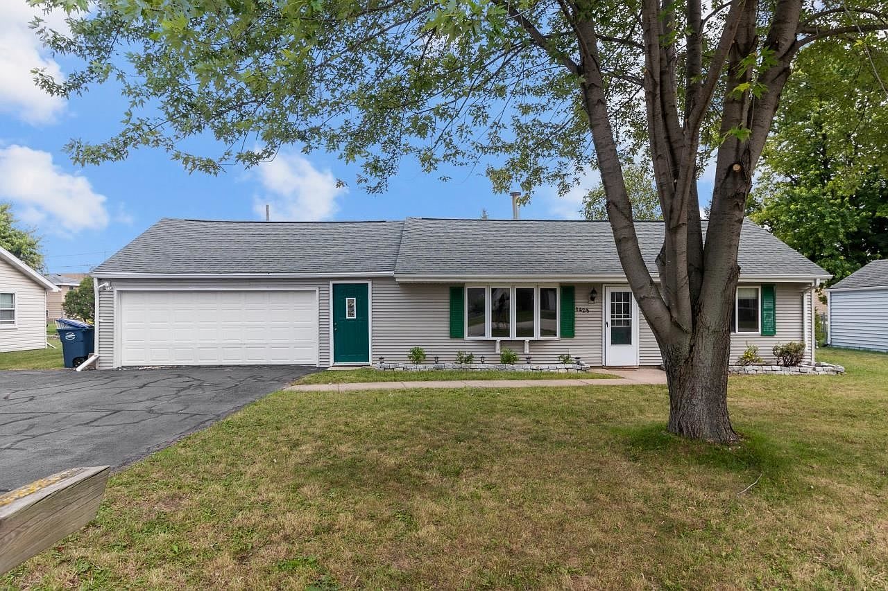 1429 Lilly St, Menasha, WI 54952 Zillow