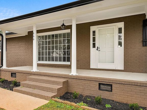 4th image of 300 Woodlake Rd