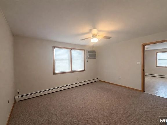 5th image of 121 Pierre Ave