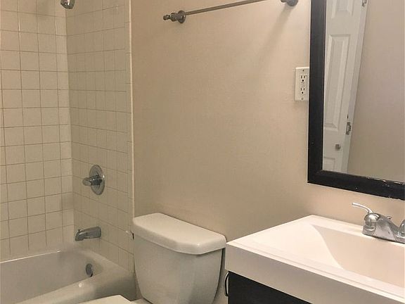 3rd image of 2516 Iberville St #3