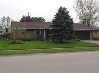 1023 Derringer Dr, Englewood, OH