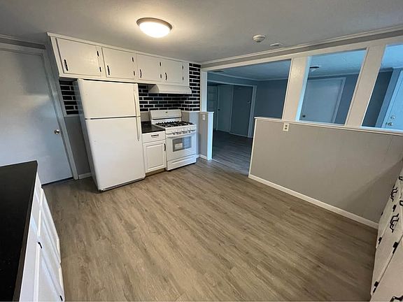 2nd image of 213-15 Thurber St #2