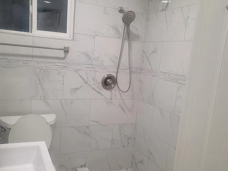 2528 W 74th St #B — Photo 13