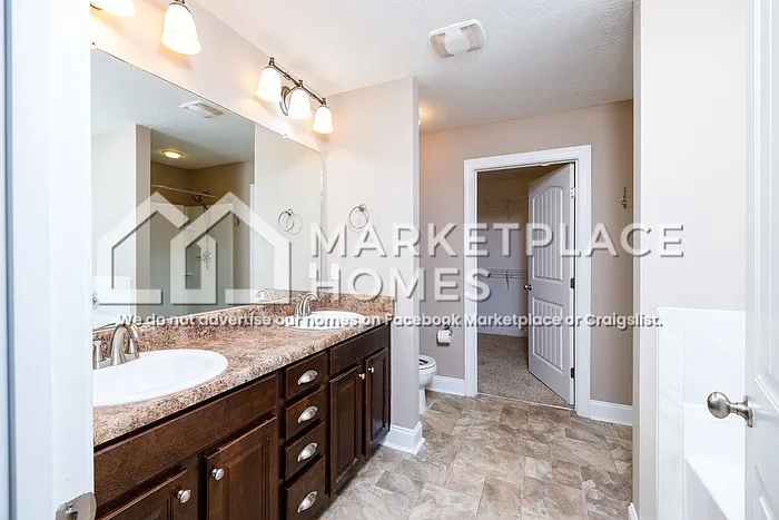 2467 Newbury Ave — Photo 19