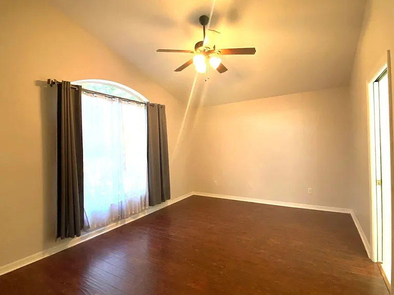 8 Lake Walden Trl — Photo 9