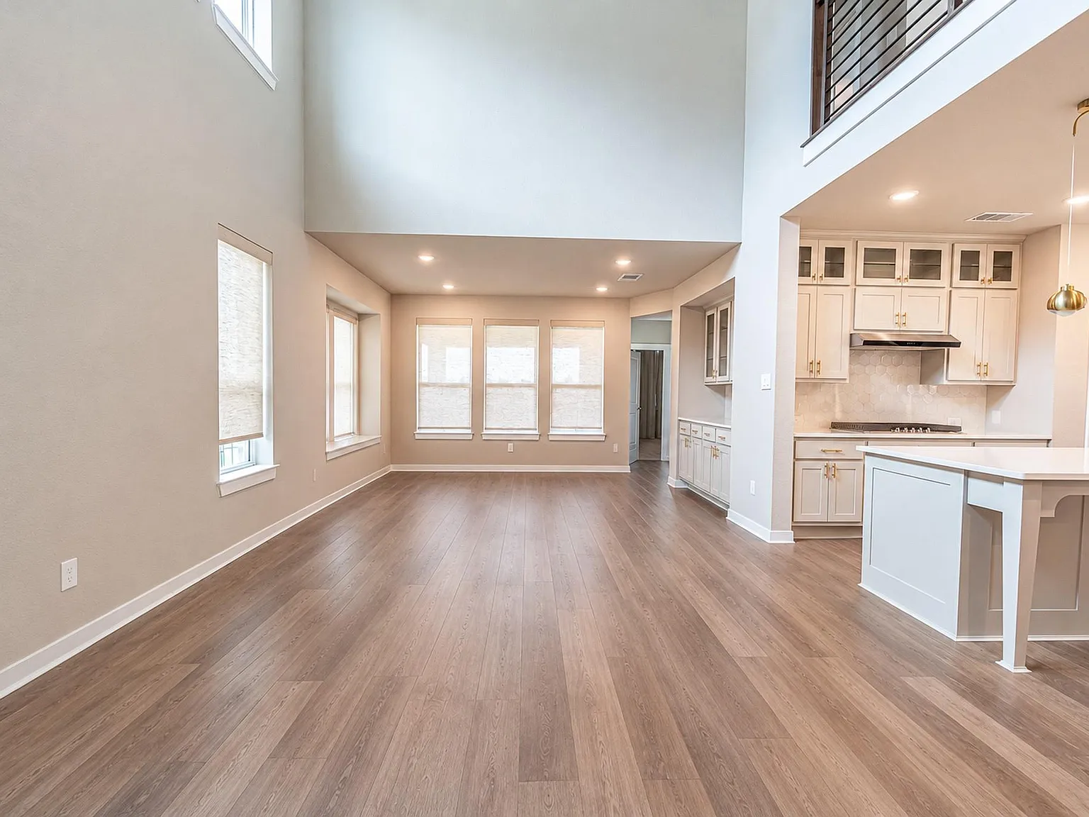 4 bed, 5.0 bath, 2537 sqft, $3,300 — Photo 2