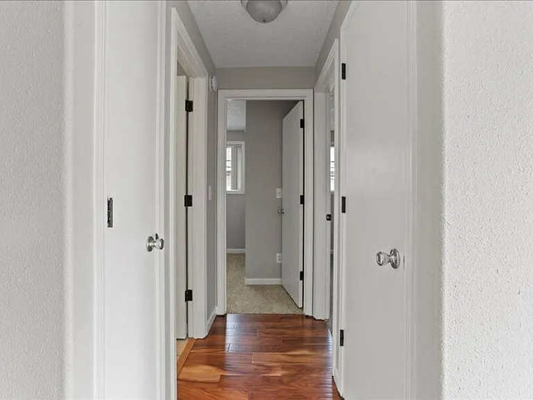 526 S 40th Ave #D209 — Photo 9