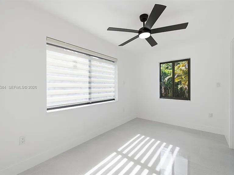 5000 SW 5th Ter — Photo 17