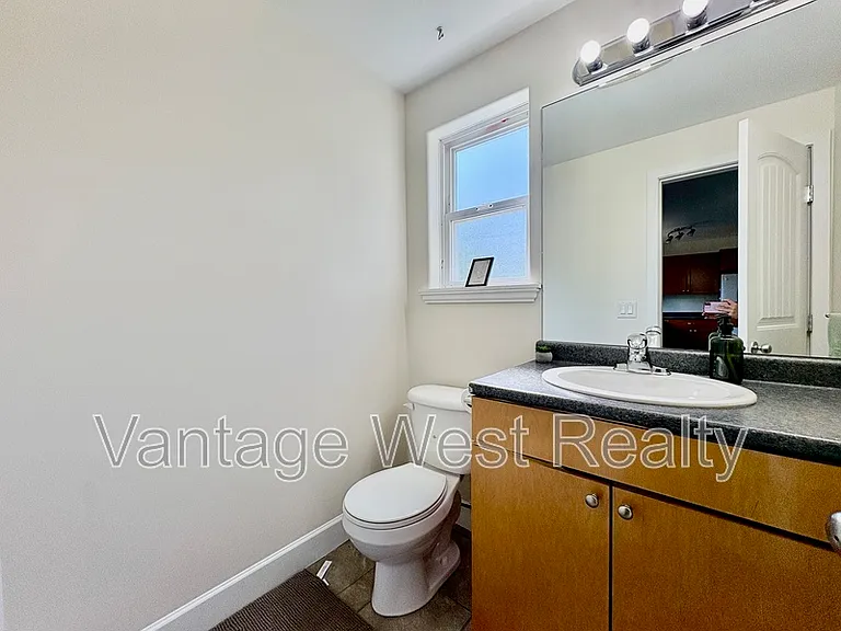 578B Cadder Ave — Photo 8