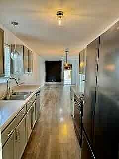 5th image of 98 Shire Dr