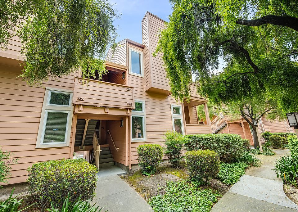 1st image of 5284 Borneo Cir