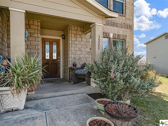 5th image of 3220 Crested Creek Dr