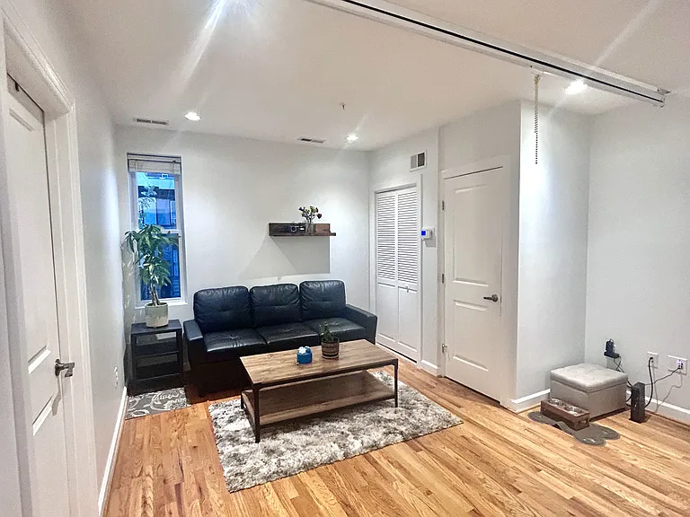 301 Seaton Pl NE #3 — Photo 2