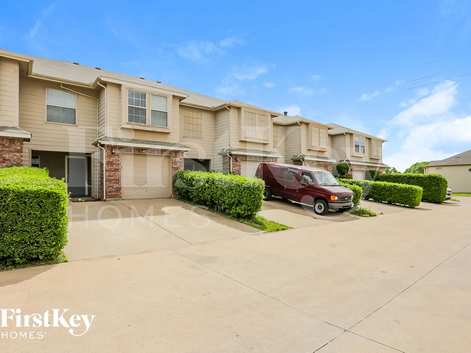 3 bed, 2.5 bath, 1756 sqft, $2,510 — Photo 2