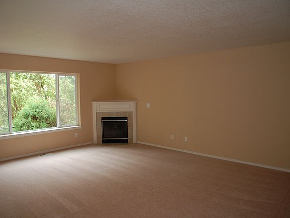 2nd image of 1389 NE Kinney St