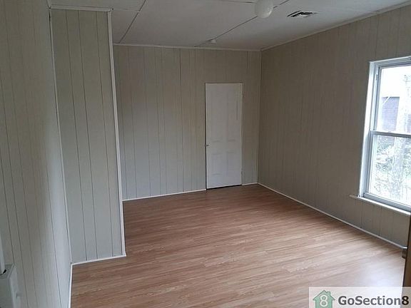 3rd image of 134 Ball St Unit 2