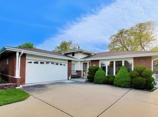 10622 S 84th Ave, Palos Hills, IL 60465