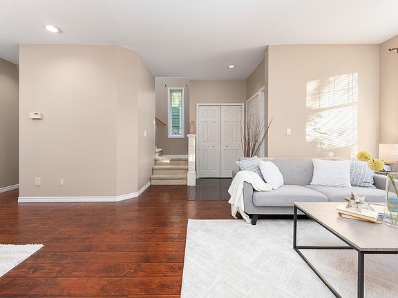 5th image of 10231 Cambie Rd