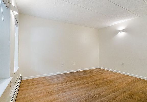 5th image of 298B W 137th St Unit 1