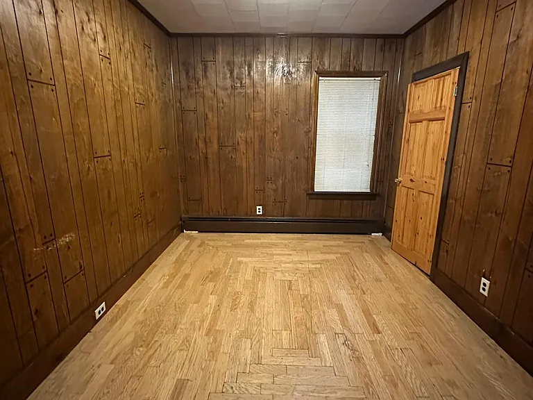 913 Social St — Photo 2