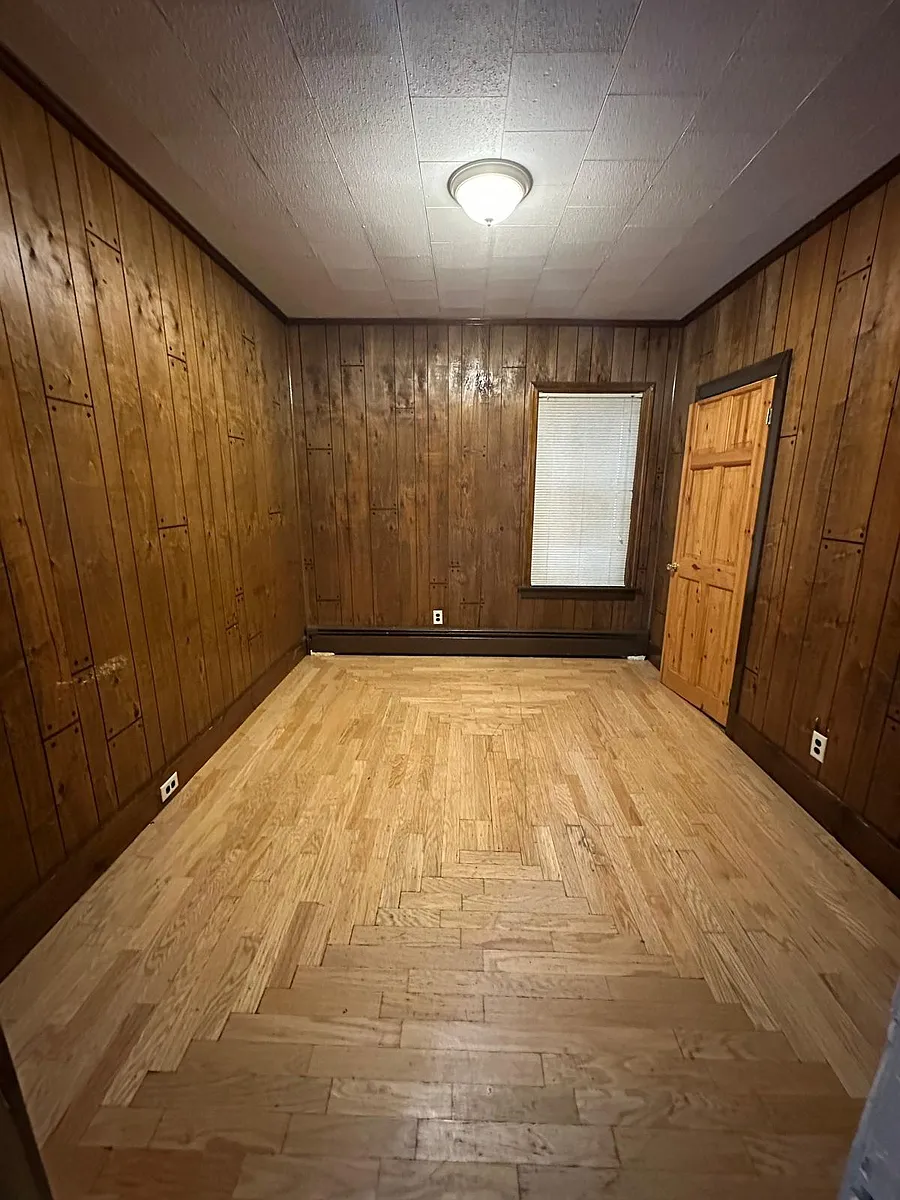 Building Photo - 913 Social St