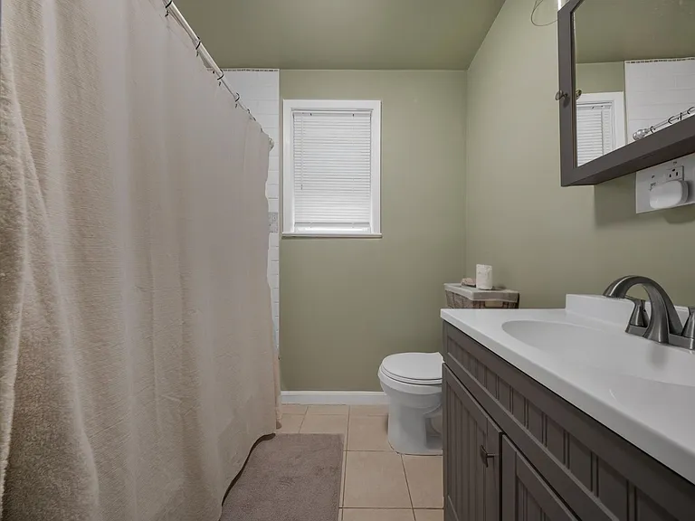152 W 9th St #1 — Photo 20