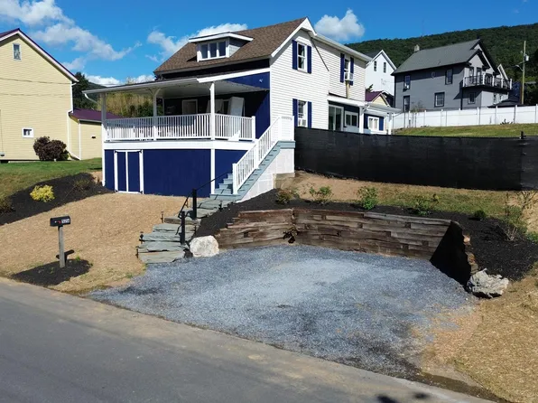 526 Center St, Lykens, PA 17048