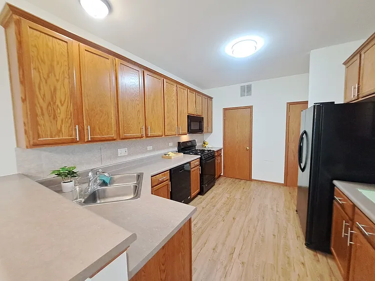 325 N Patriot Dr — Photo 2