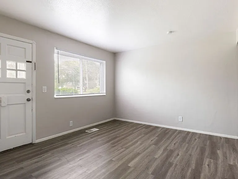 5568 Perkins Rd — Photo 15