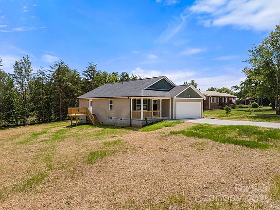 4th image of 3675 Wakefield Dr