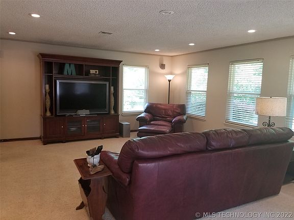 5th image of 6805 S Redbud Ave