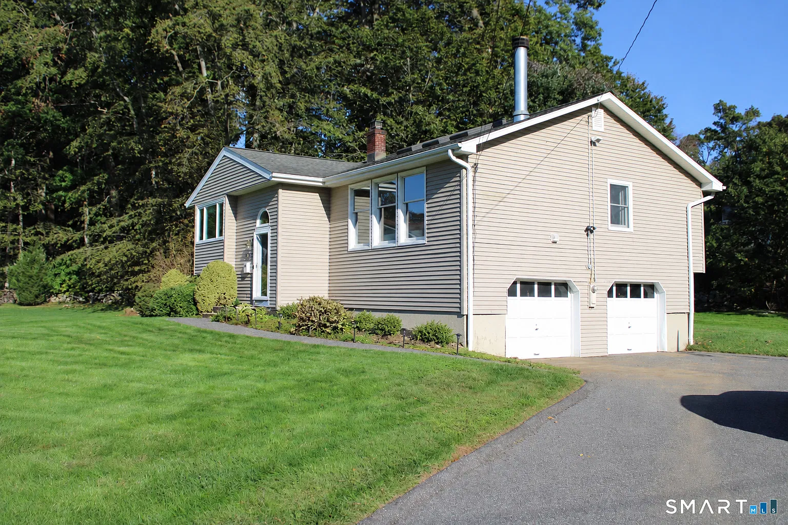 3 bed, 2.5 bath, 2280 sqft, $4,800 — Photo 2