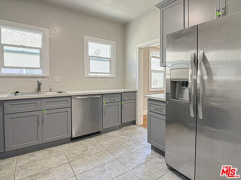 733 N Ridgewood Pl #735-1/2 — Photo 5