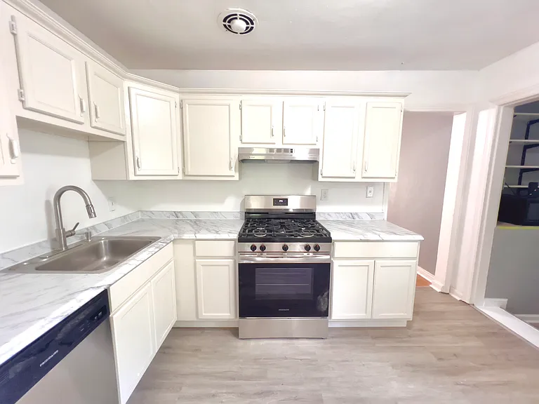 410 N Elizabeth Ave — Photo 16