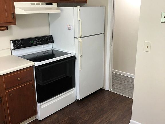 4th image of 358 N Edwards Ave APT 9