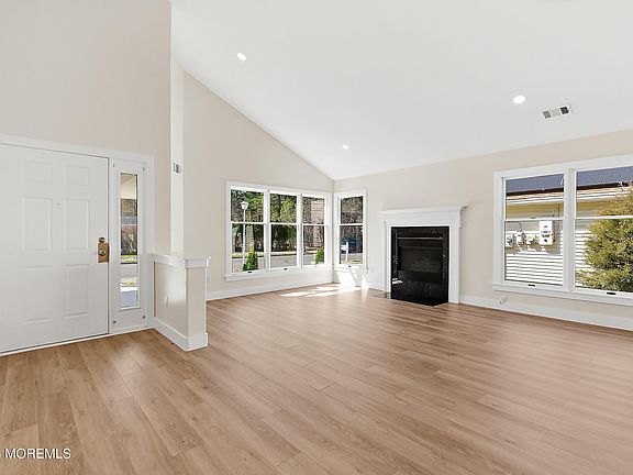 5th image of 407 Kingsridge Road