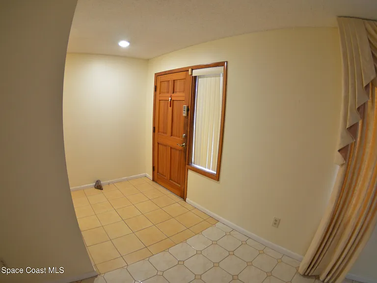 300 Darrow Ave — Photo 7