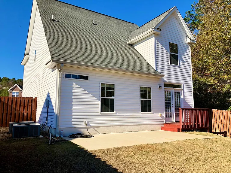 716 Lakeside Landing Ct — Photo 18
