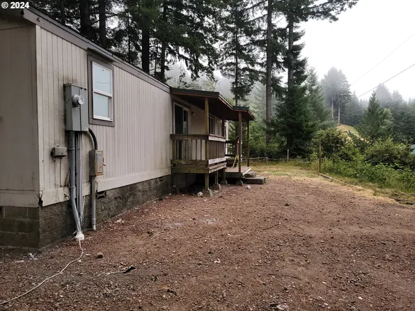 96598 Johns Pl, Brookings, OR 97415