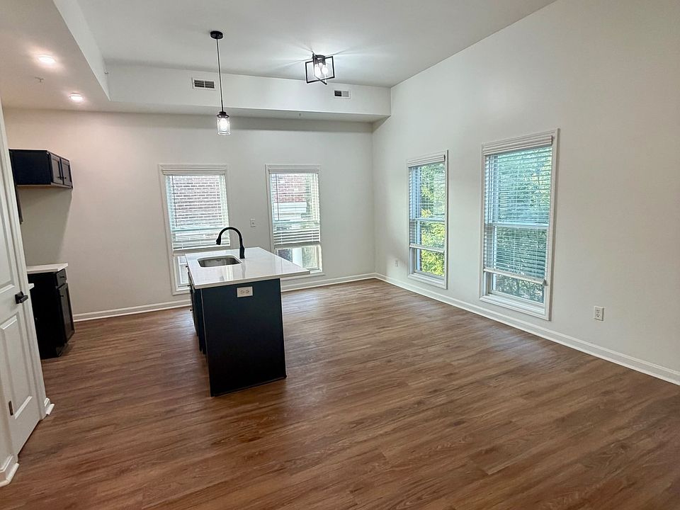 1st image of 10639 Meeting St #401