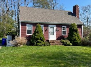 5 Wayland Rd, Bristol, RI 02809