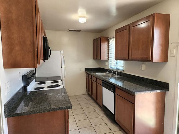 Granite kitchen!