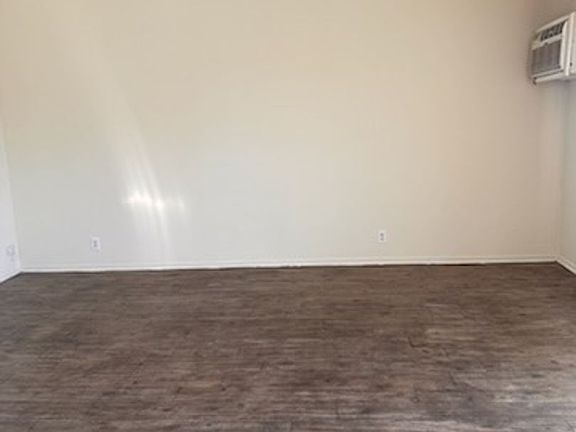 4th image of 724 S Chapel Ave APT 13